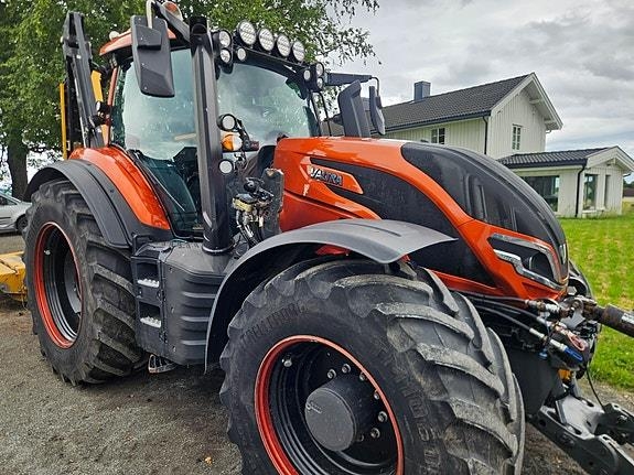 Valtra T255V med laster, fronthydraulikk og gps!
