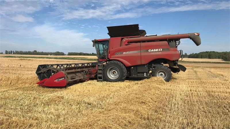 Case IH Axial Flow 8230