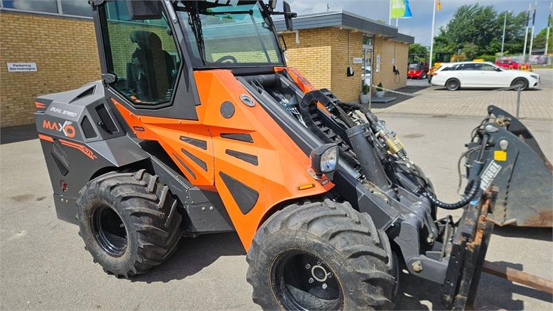 Cast LOADERS Maxo 57 H Maxo 57 H Dual Speed