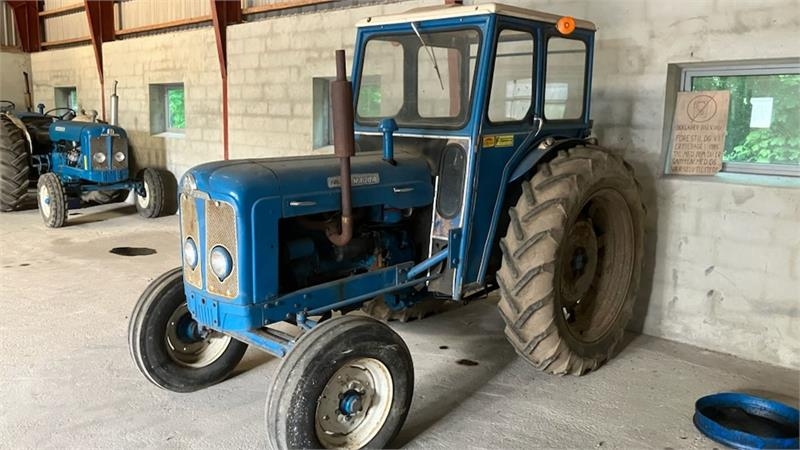 Fordson Super Major Sidste Model Førehus og store hjul.