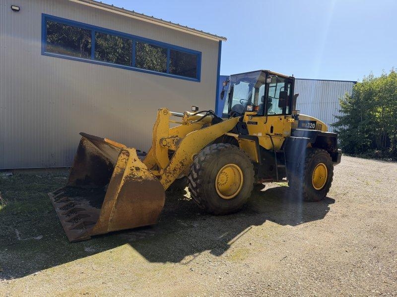 Chargeuse sur pneus Komatsu WA320-5 — occasion 2004, 10 000 h
