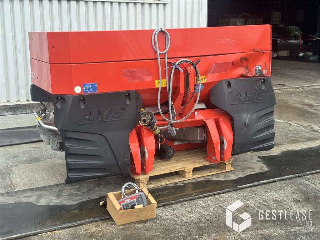 Distributeur d'engrais Kuhn AXIS M 30.2 EMC-VS pro — occasion 2020