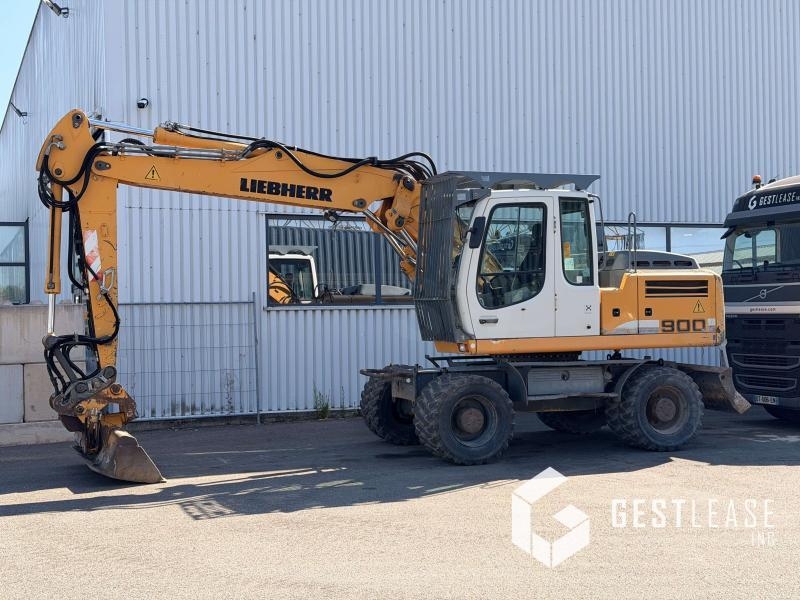 Liebherr A900C