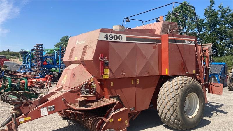 Hesston 4900
