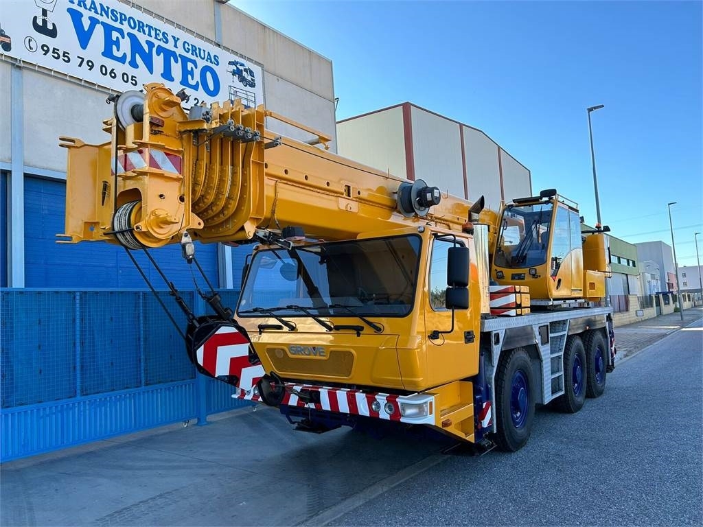 Grove GMK 3055