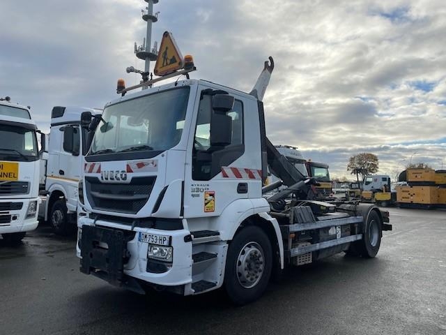 Iveco 330.36