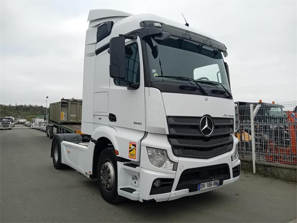 Mercedes-Benz Actros 1845
