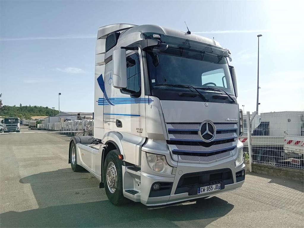 Mercedes-Benz Actros 1845