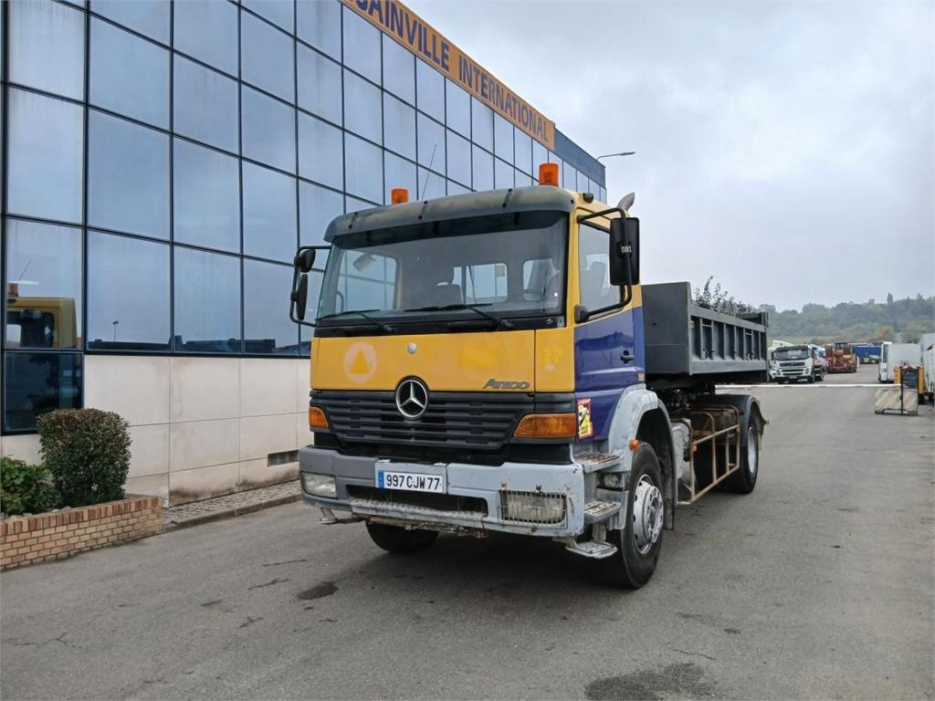 Mercedes-Benz Atego 1823