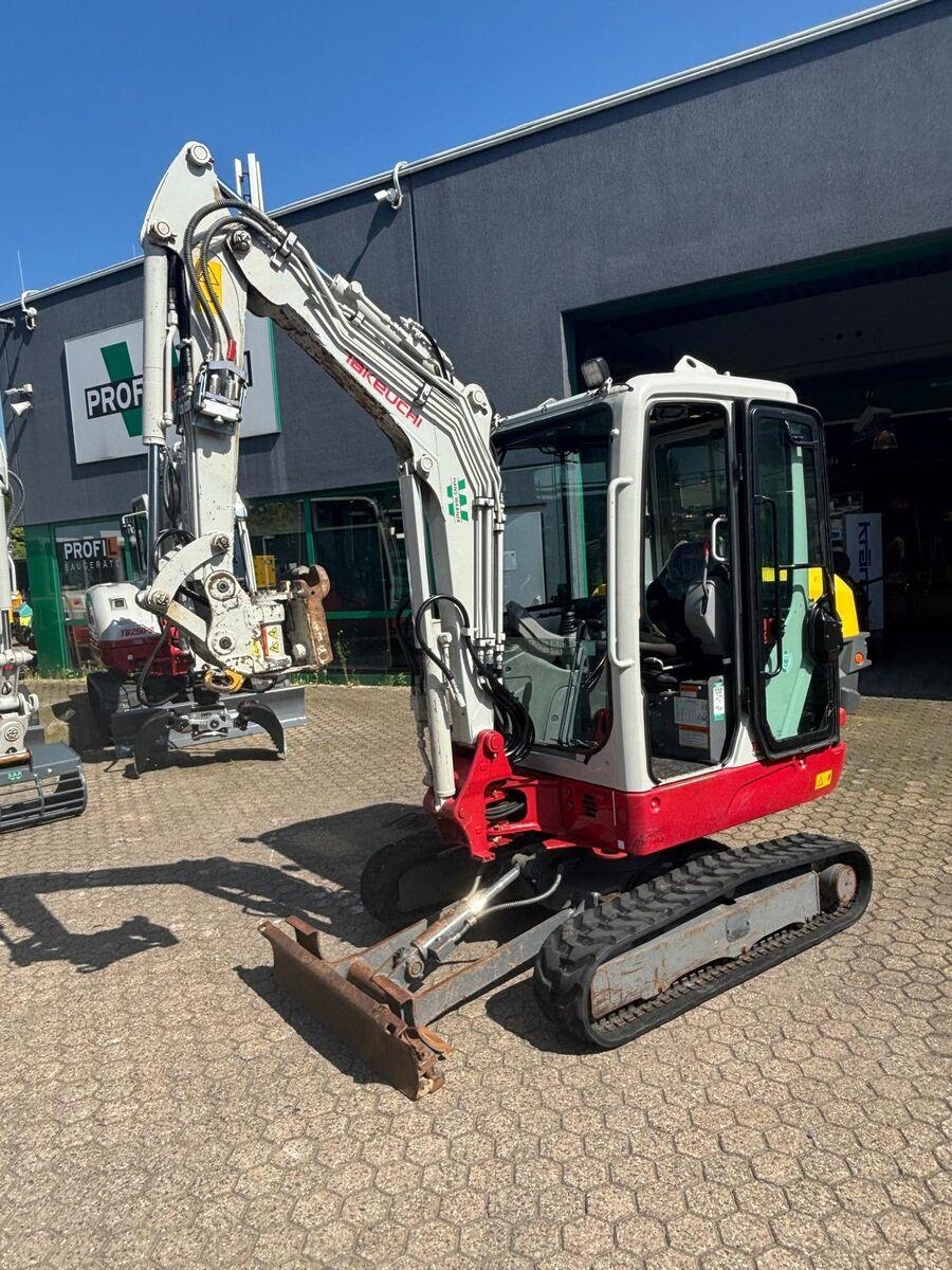 Mini-pelle Takeuchi TB 225 V3 — occasion 2022, 1 546 h