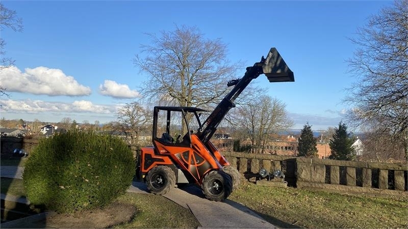 Cast 825 D