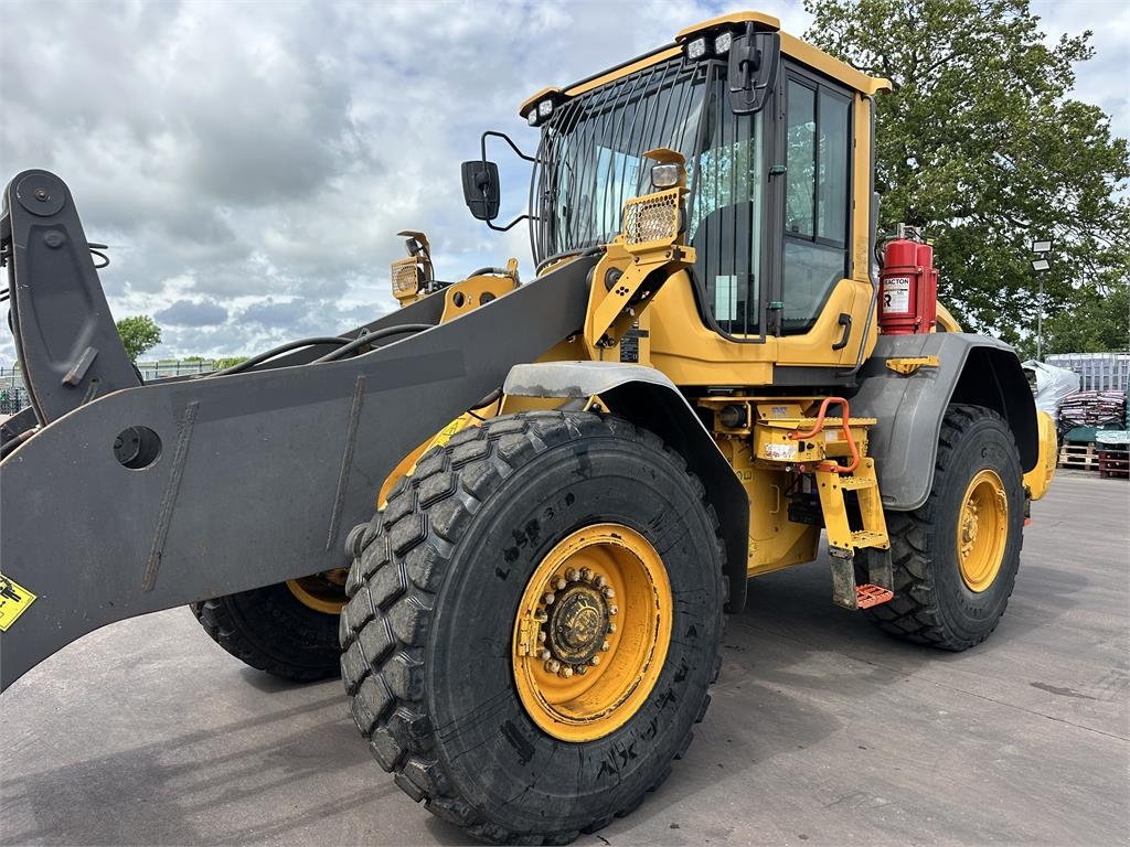 2019 Volvo L90H Super Long Boom