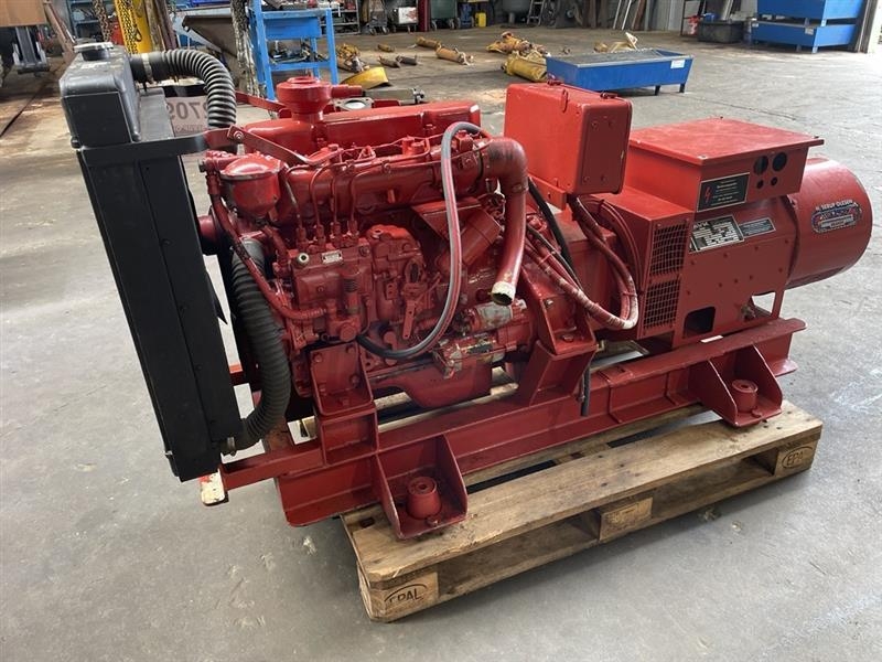 18.75 kva Mitsubishi S4E generatoranlæg m/AVK gene
