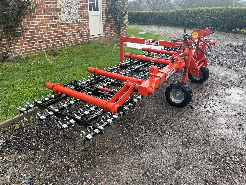 Browns 6m Grass Rake