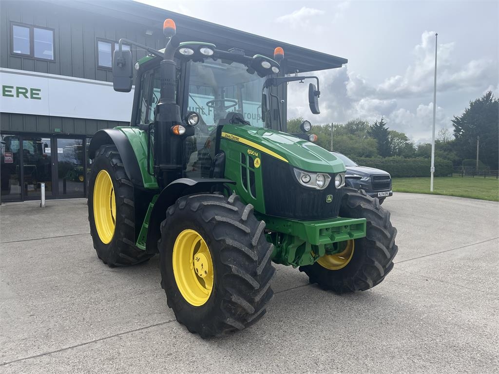 John Deere 6120M