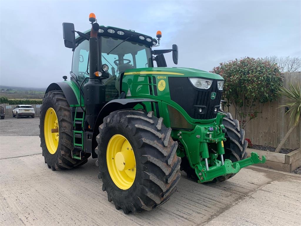 John Deere 6250R