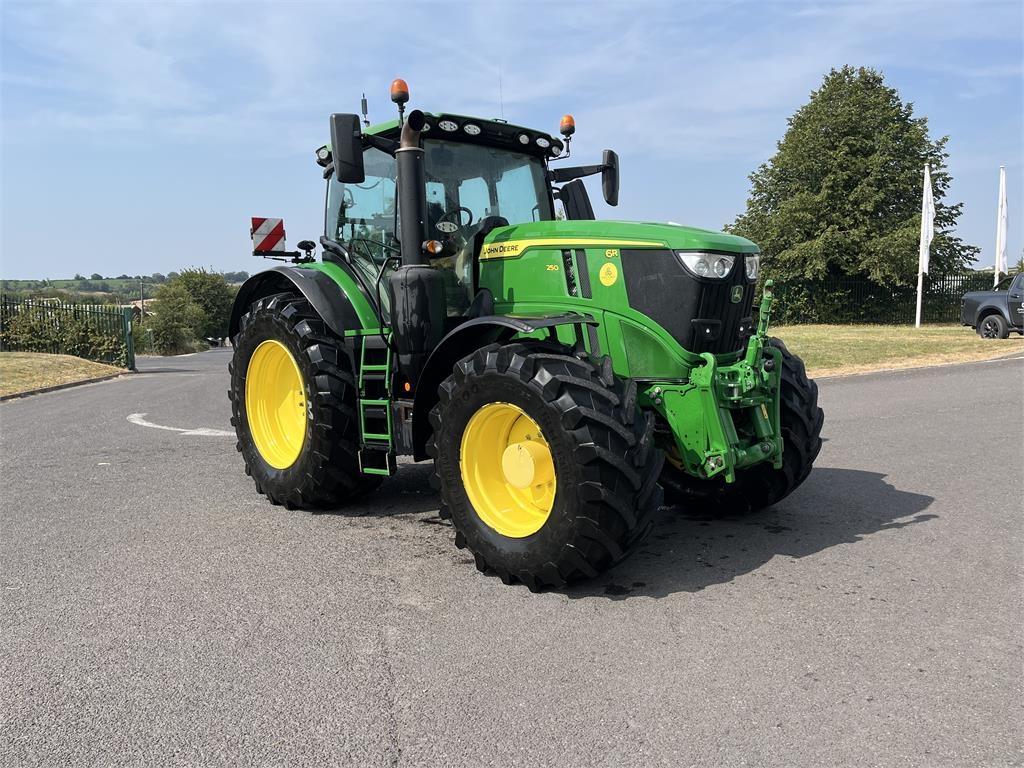 John Deere 6R 250
