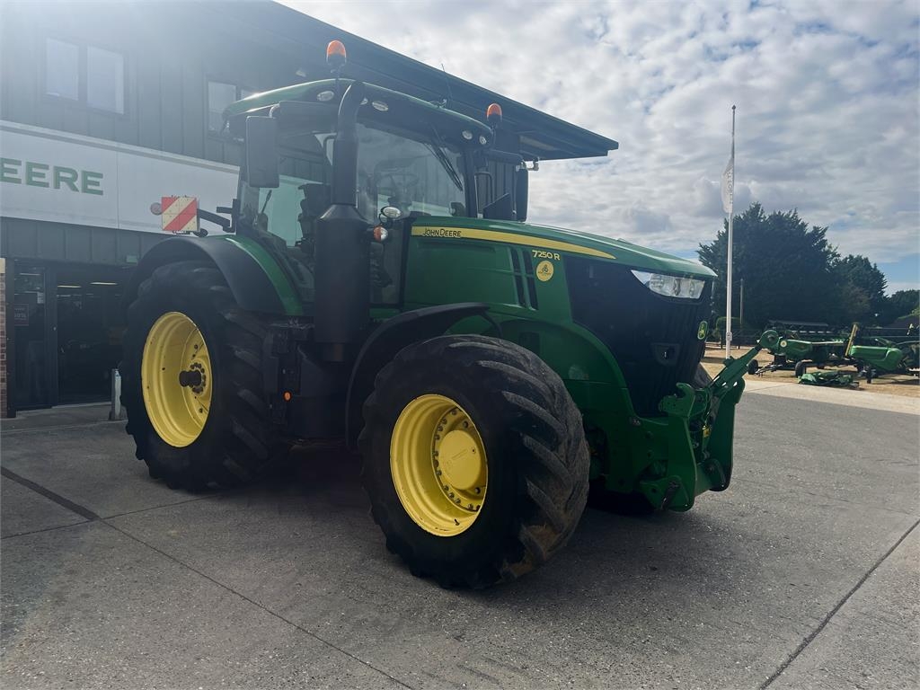 John Deere 7R 250