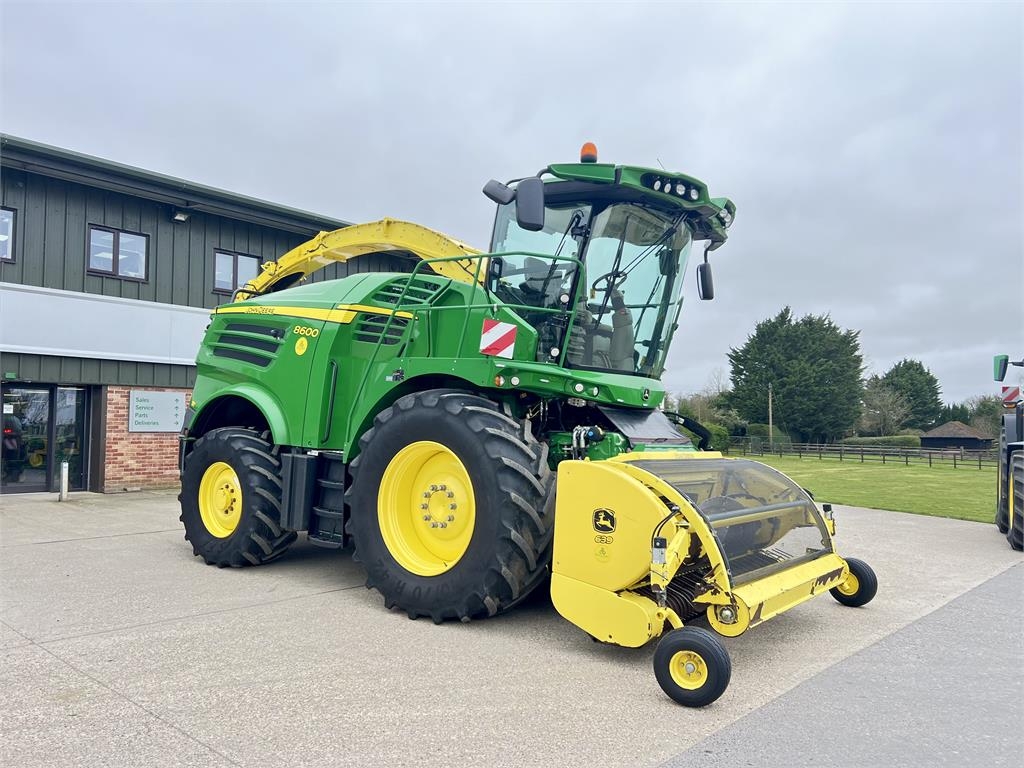 John Deere 8600