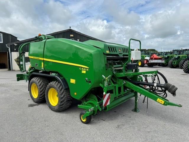 John Deere C441R