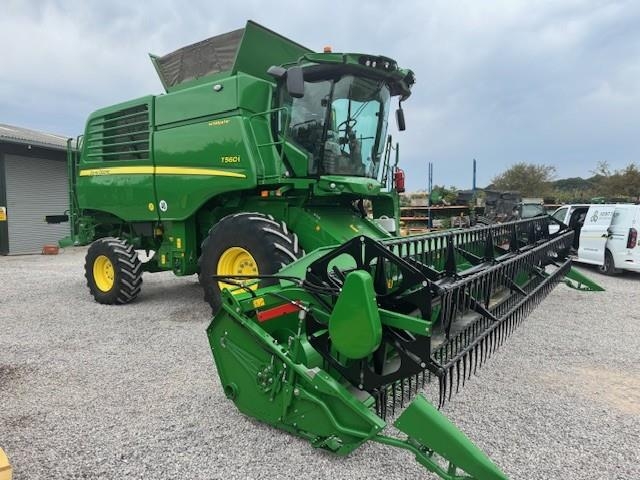 John Deere T560