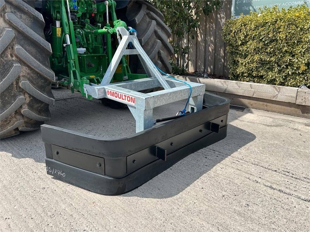 Moulton Yard Scraper