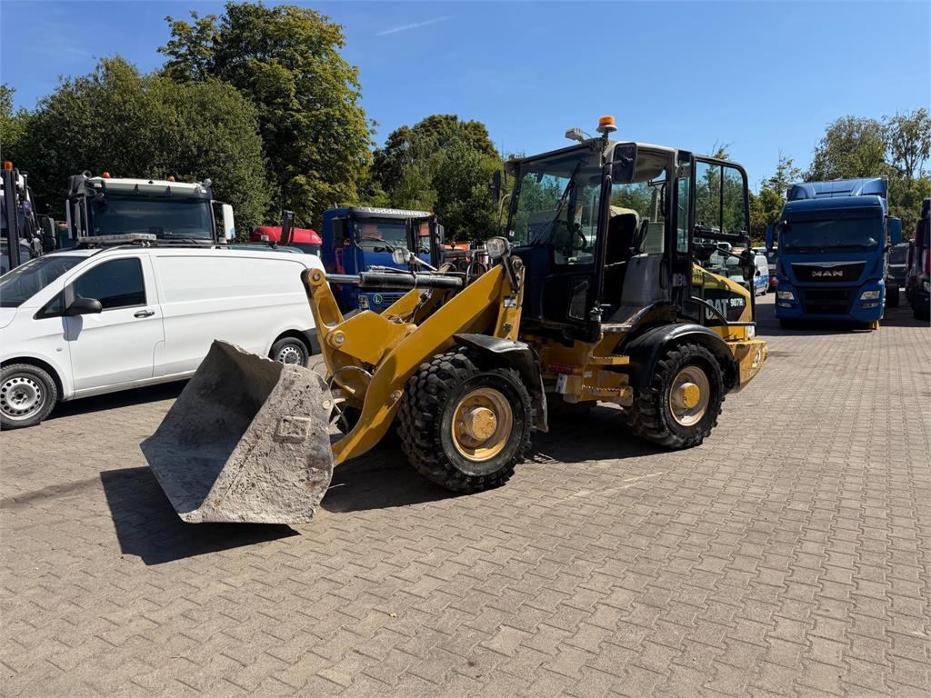 Chargeuse sur pneus Caterpillar 907H2 Schnellwechsler Allrad — occasion 2014, 6 696 h
