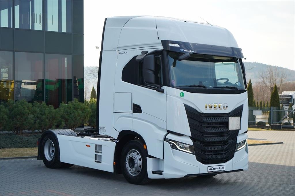 Iveco S-WAY 490