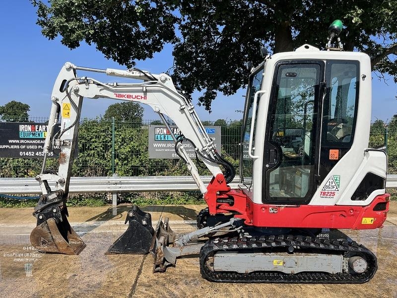 Takeuchi TB225 Excavator