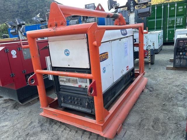 APW 2X400 b 400 A Skid-Mounted Engine Driven Welde