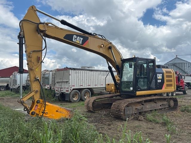 Pelle sur chenilles Caterpillar 323FL — occasion 2015, 10 231 h