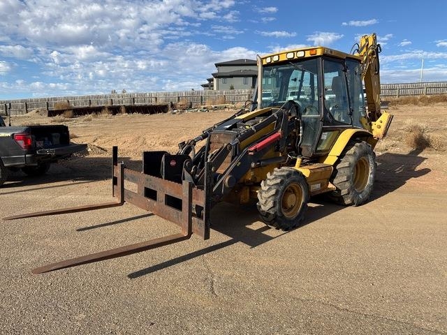 Tractopelle Caterpillar 420 D — occasion 2005, 3 708 h