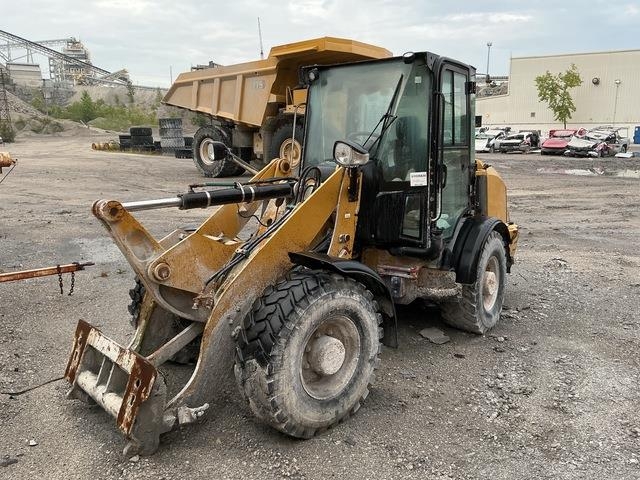 CAT 906M