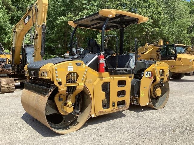 Rouleau tandem Caterpillar CB10 — occasion 2022, 4 531 h