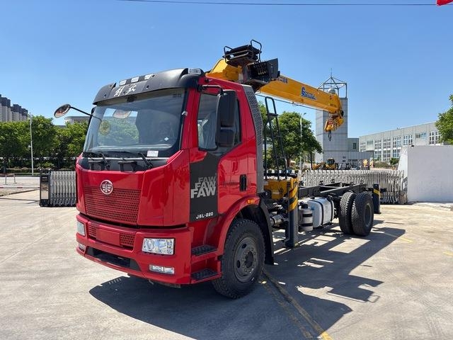 FAW J6L-220