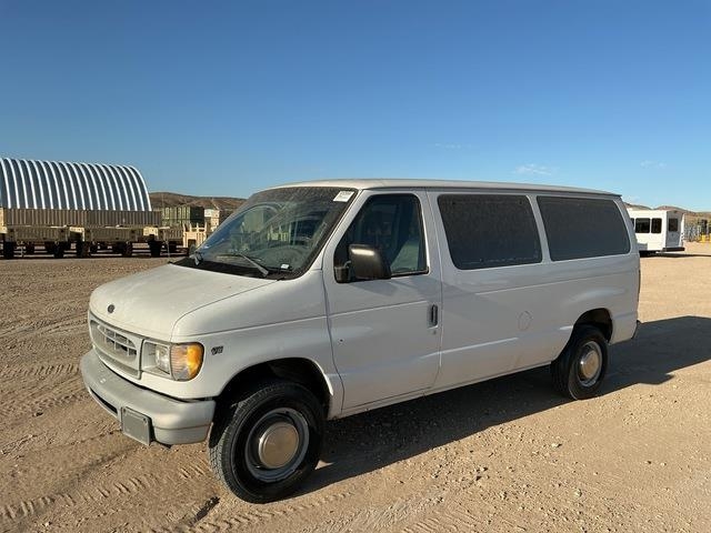 Ford E-350 XLT
