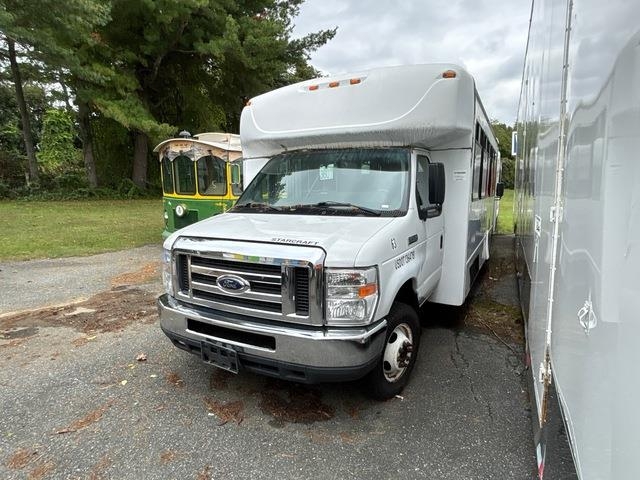 Minibus Ford E-450 Econoline — occasion 2018