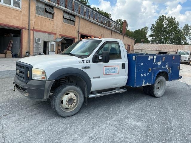 Utilitaire benne Ford F-450 — occasion 2006