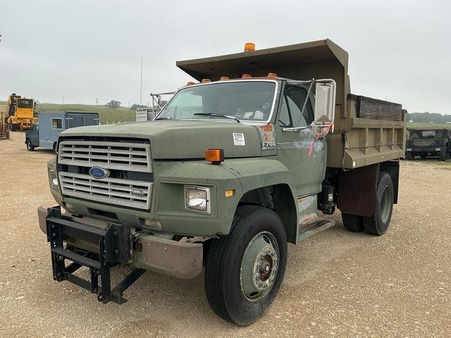 Camion benne Ford F700 — occasion 1993