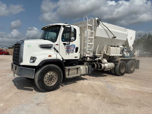 Freightliner 108SD
