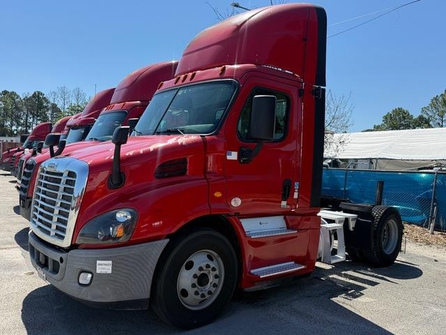 Freightliner CA113