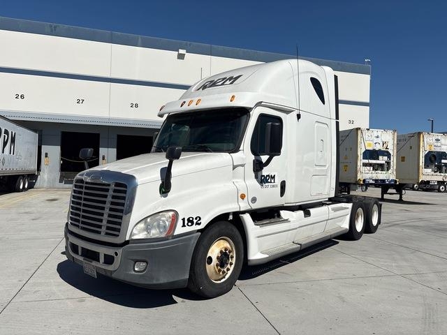 Tracteur routier Freightliner Cascadia 125 — occasion 2013