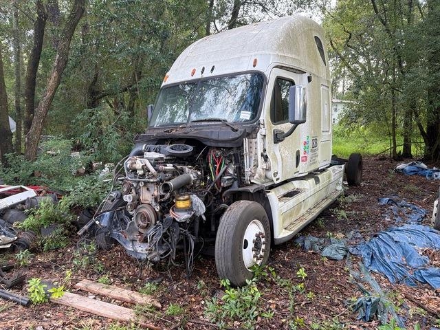 Tracteur routier Freightliner Cascadia 125 — occasion 2011