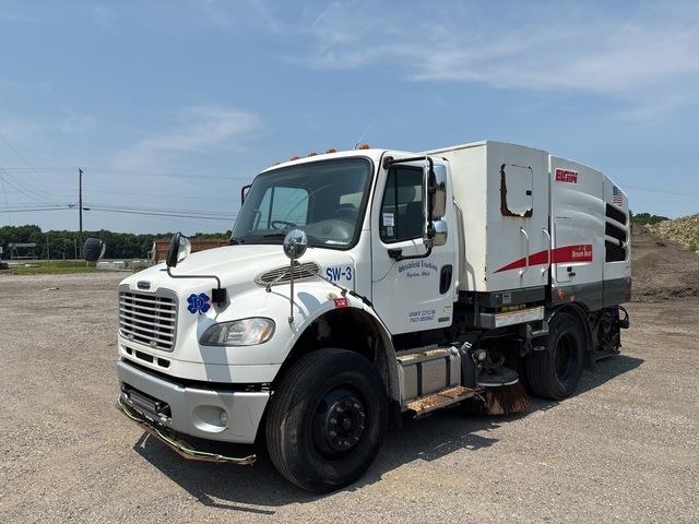 Freightliner M2 106