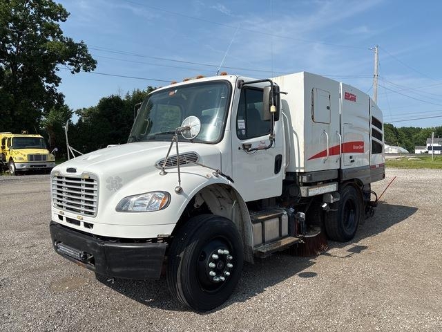Freightliner M2 106