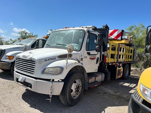 Camion municipal Freightliner M2 106 — occasion 2011