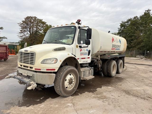 Camion citerne Freightliner M2 106 — occasion 2020