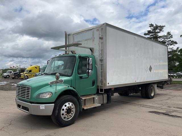 Freightliner M2106