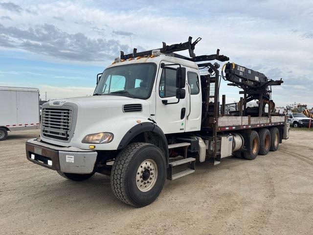 Camion plateau grue Freightliner M2112 — occasion 2012
