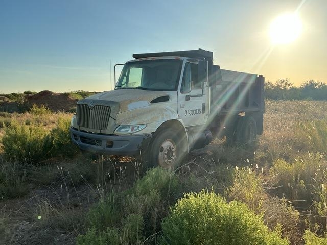 Camion benne International 4300 — occasion 2007